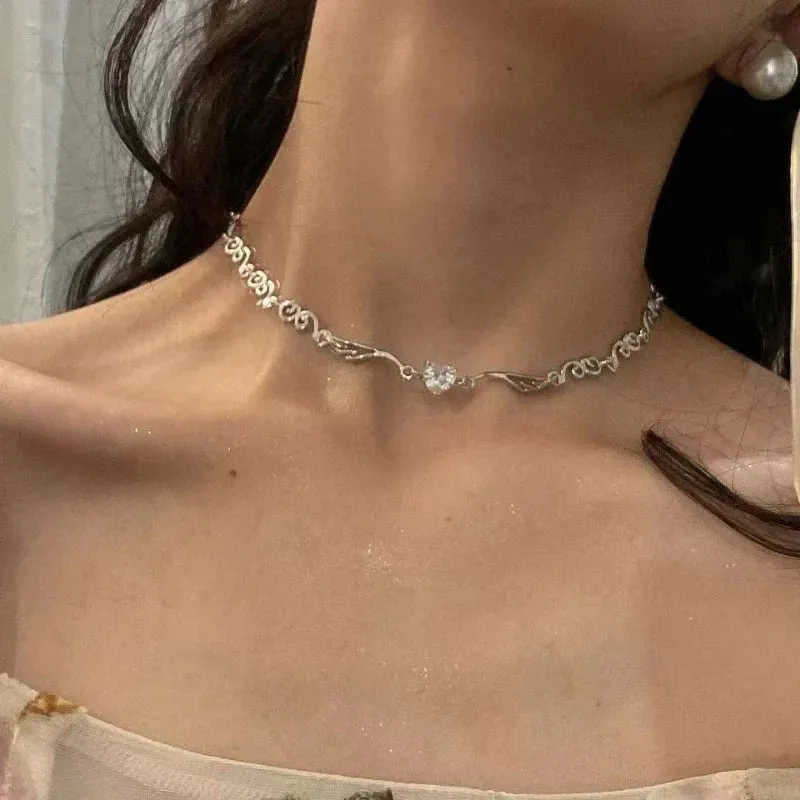 Y2K Silver Color Irregualr Choker Necklace for Women Girls Love Heart Crystal Clavicle Chain Necklace